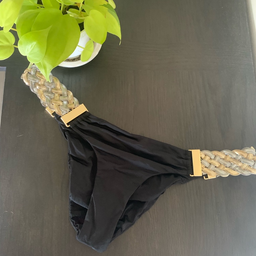 •{Beach Bunny}• BLACK ALEXA BOTTOM